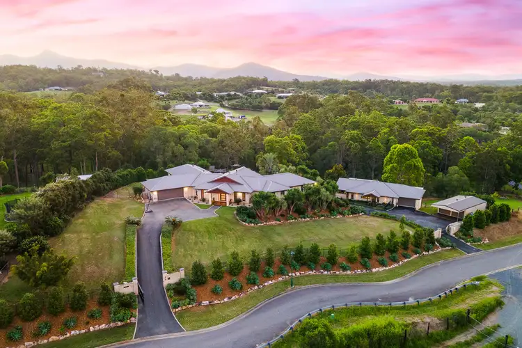 8 Ron Bischof Close, Cashmere QLD 4500