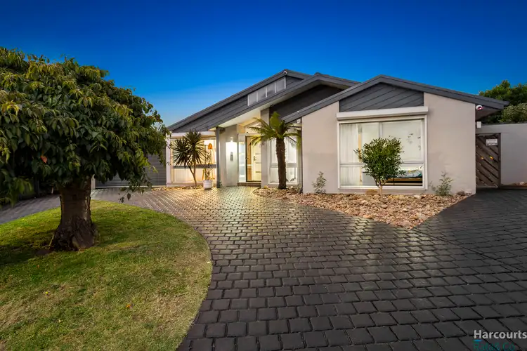 4 Heysen Court, Mill Park VIC 3082