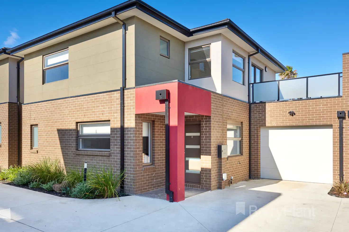 Main view of Homely townhouse listing, 5 Kabi Circuit, Springvale South VIC 3172