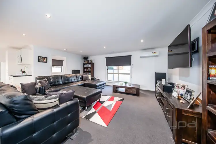 Second view of Homely house listing, 20 Caledonian Crescent, Hillside VIC 3037