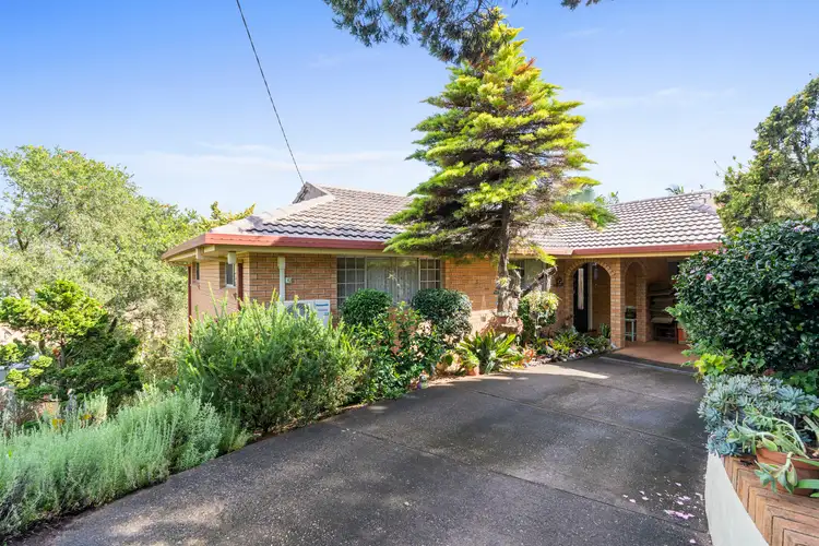 9 Canmaroo Ave, Nambour QLD 4560