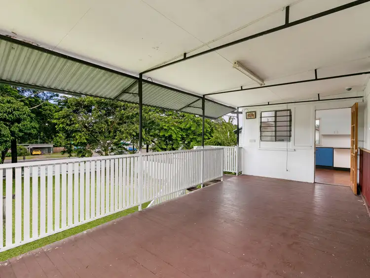 12 Miles Street, Manoora QLD 4870