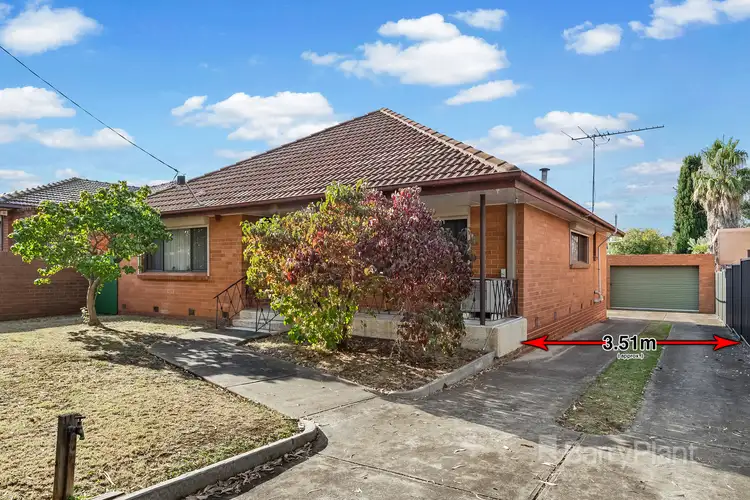 8 Biggs Street, St Albans VIC 3021
