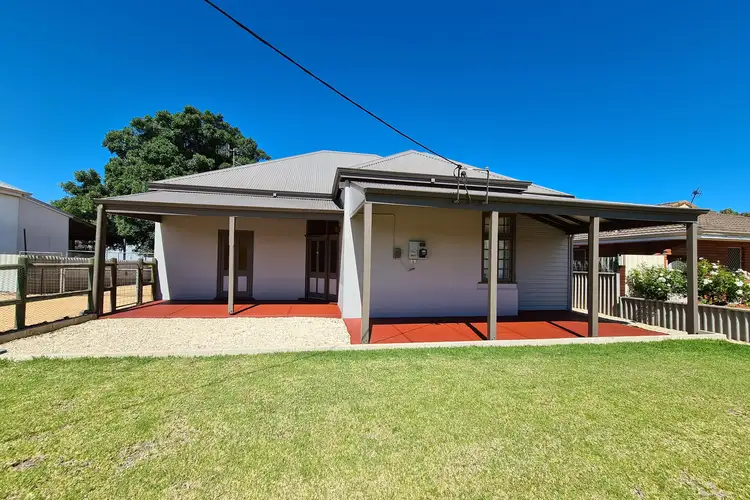 16 Clive Street, Katanning WA 6317