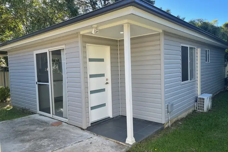 19a Derwent Parade