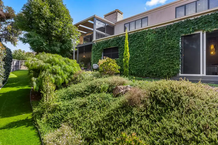 17 Bundanoon Avenue, Sunbury VIC 3429