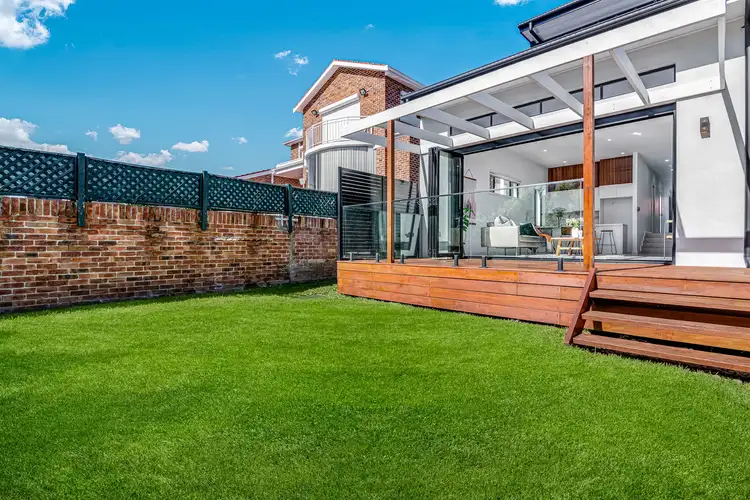 2E Narani Crescent, Earlwood NSW 2206