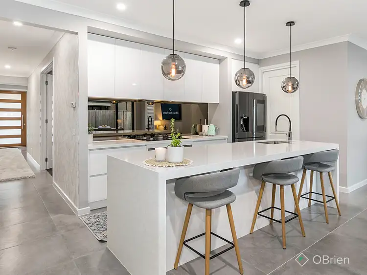 29 Bazadaise Drive, Clyde North VIC 3978