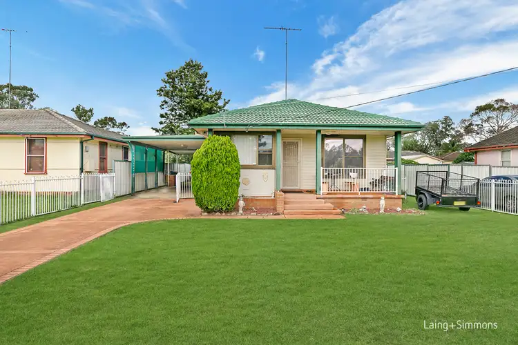 22 Halmahera Crescent, Lethbridge Park NSW 2770