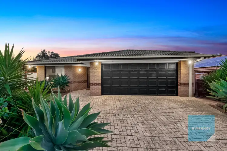 15 Ruthven Close, Hillside VIC 3037