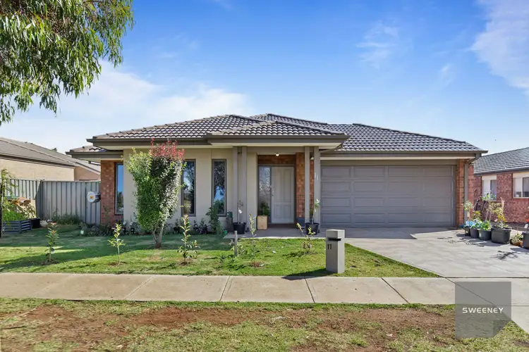 11 Moonglow Crescent, Maddingley VIC 3340
