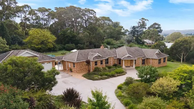 6 Harby Avenue, Burradoo NSW 2576