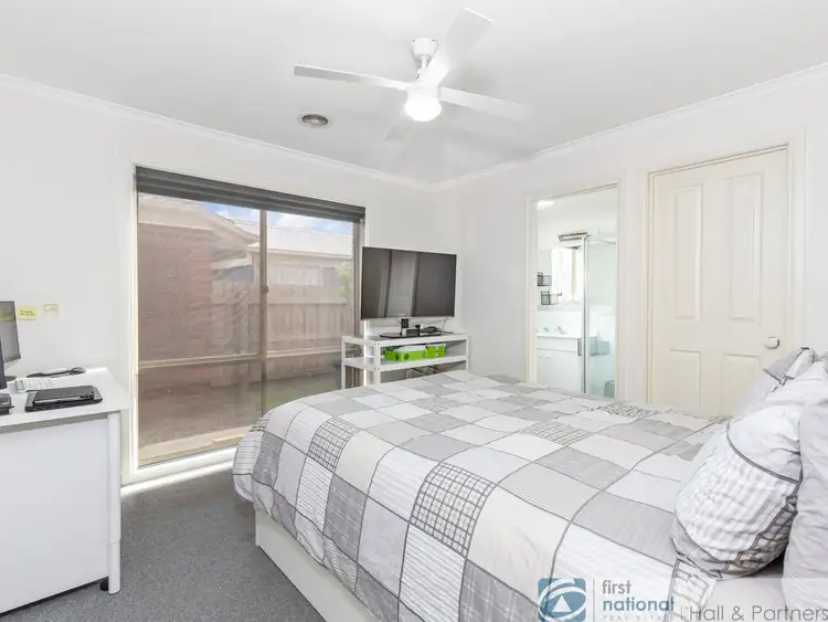 Fifth view of Homely house listing, 2 Oakman Way, Hampton Park VIC 3976
