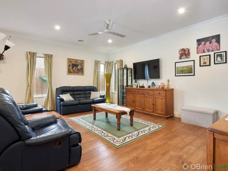 Sixth view of Homely house listing, 5 Bronte Court, Drouin VIC 3818