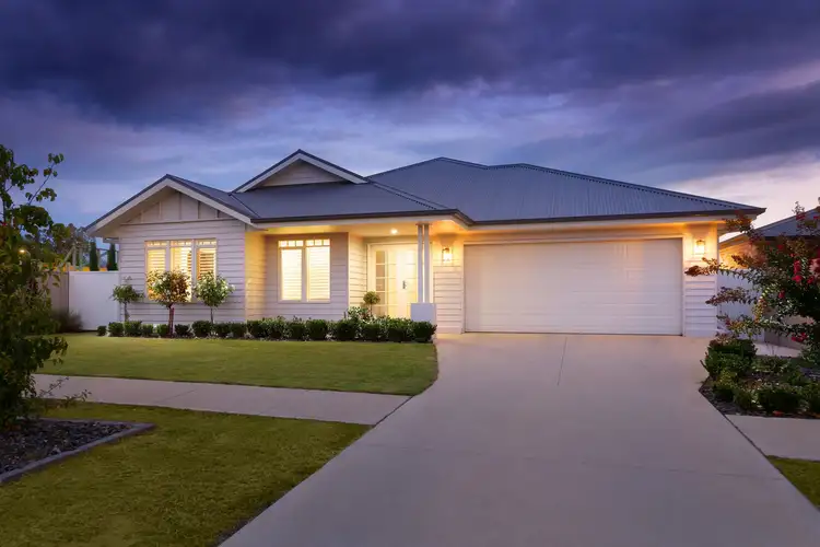 Main view of Homely house listing, 4 Ripponlea Avenue, Wodonga VIC 3690