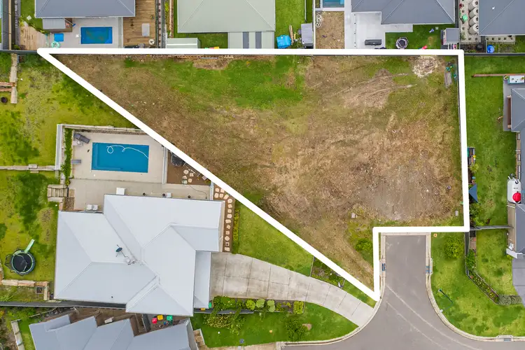 8 Kariba Close, Macquarie Hills NSW 2285