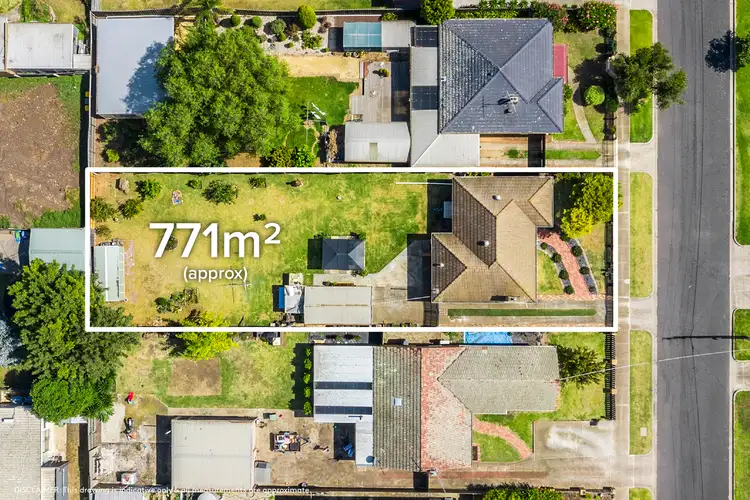 10 Myrtle Grove, North Shore VIC 3214