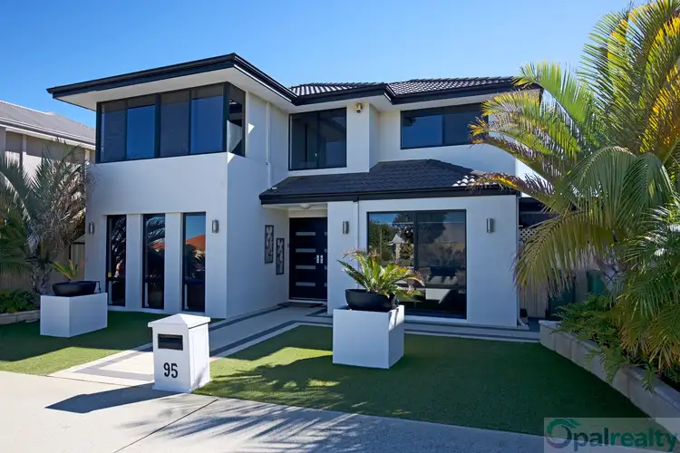 95 Lake Valley Drive, Lakelands WA 6180
