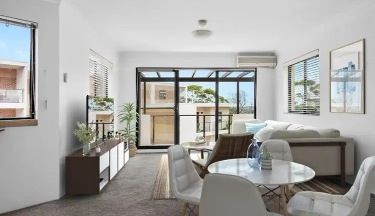 30/6-8 College Crescent, Hornsby NSW 2077