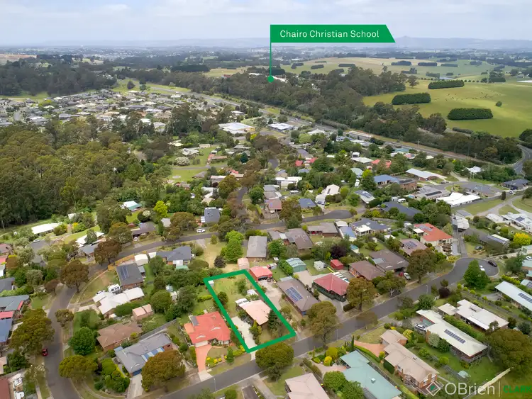 Second view of Homely house listing, 2 Tracie Court, Drouin VIC 3818