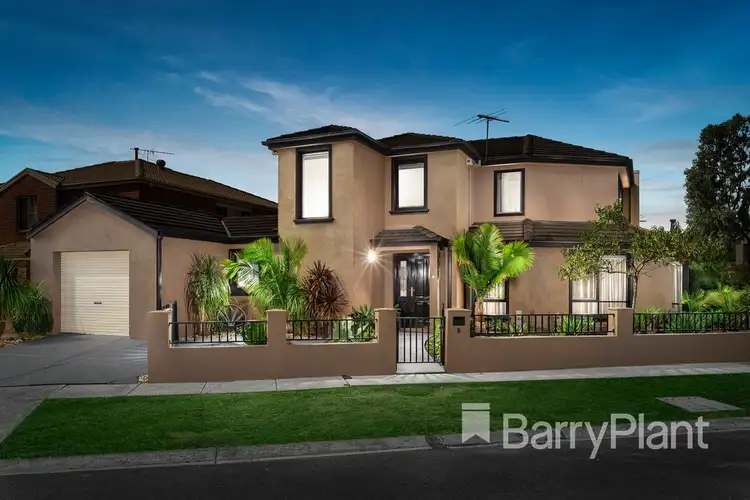 8 Cornforth Way, Mill Park VIC 3082