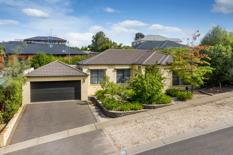 30 Chelsea Boulevard, Strathdale VIC 3550