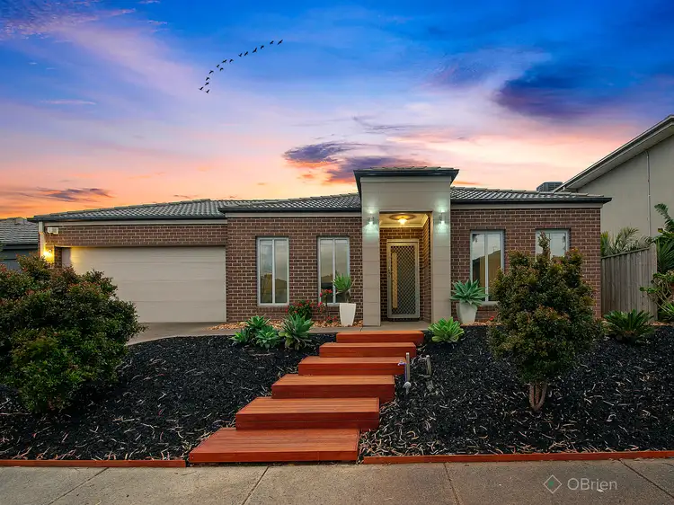 Main view of Homely house listing, 4 Faringdon Crescent, Cranbourne North VIC 3977