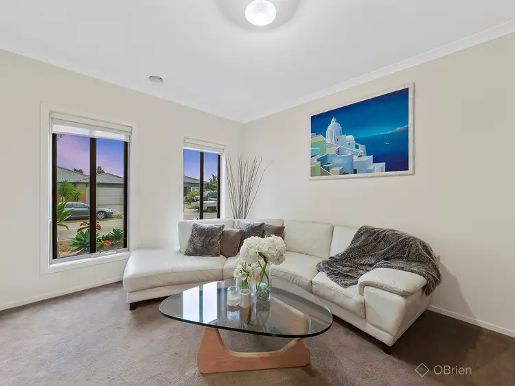 Fourth view of Homely house listing, 4 Faringdon Crescent, Cranbourne North VIC 3977