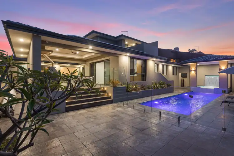 16 Maynard Way, Karrinyup WA 6018