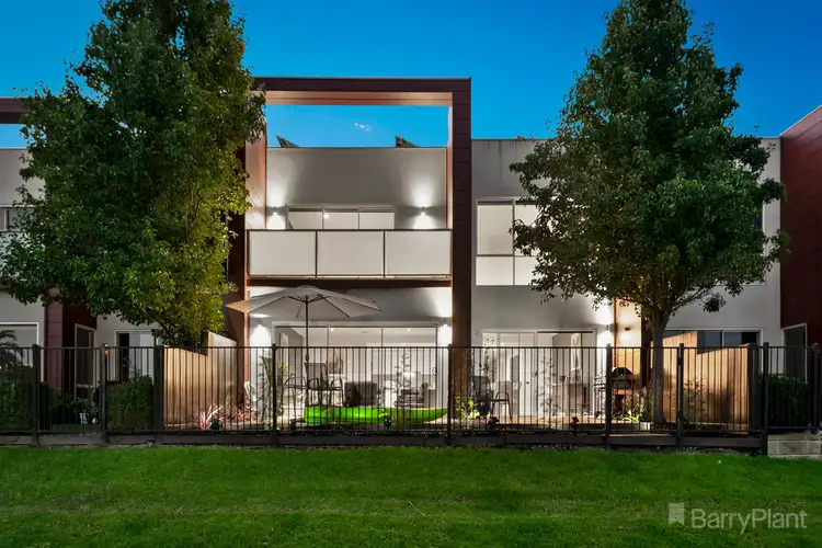 27 Albatross Drive, Pakenham VIC 3810