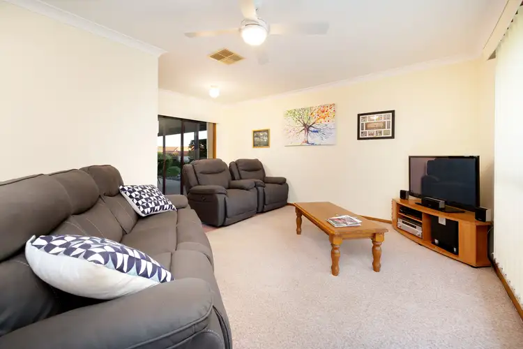 Fourth view of Homely house listing, 5 Hales Court, Wodonga VIC 3690