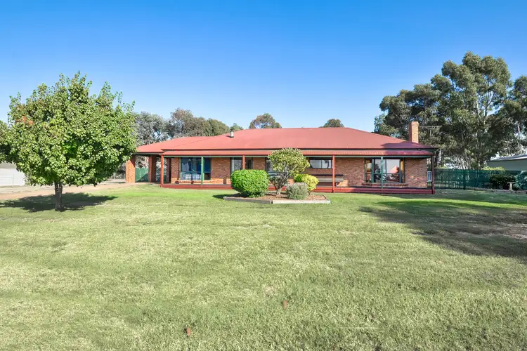 46 South Beach Road, Lake Bolac VIC 3351