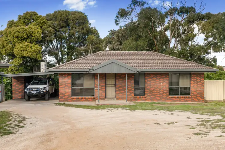Main view of Homely unit listing, 2/4 Richard Drive, Kangaroo Flat VIC 3555