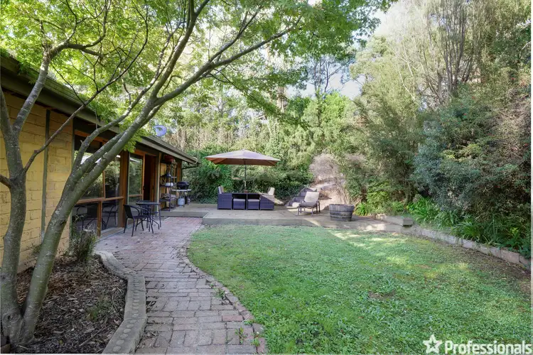 4 Carroll Street, Launching Place VIC 3139