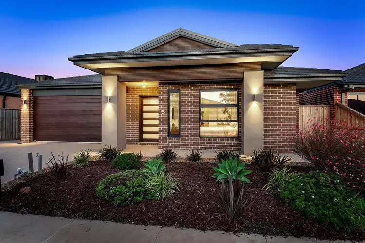 5 Revelstoke Street, Mickleham VIC 3064