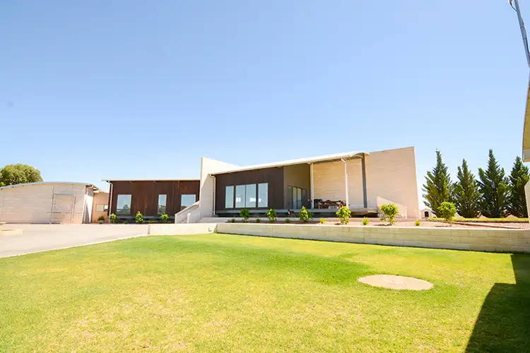 878 Cureton Avenue, Irymple VIC 3498