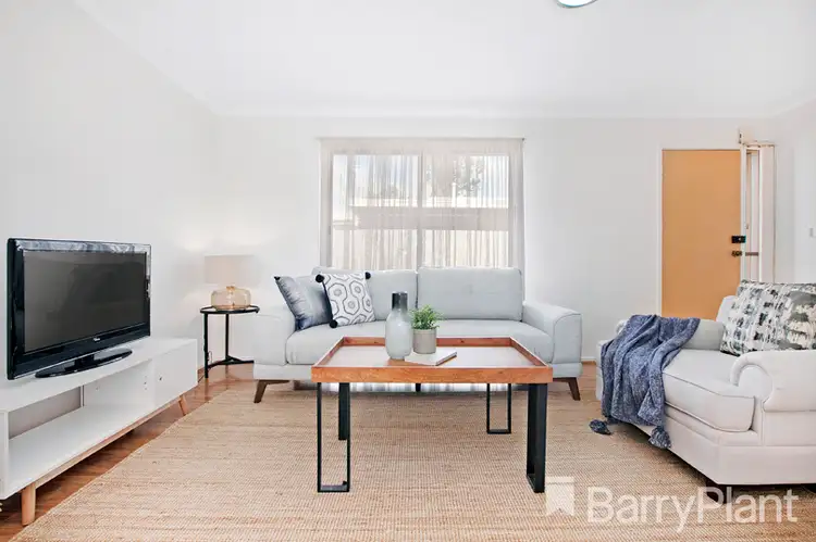 2/1 McClelland Drive, Mill Park VIC 3082