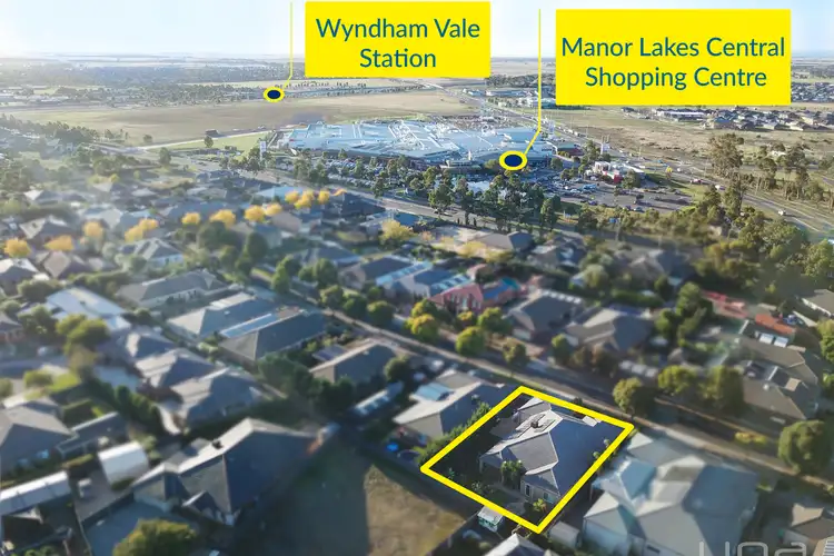 17 Connewarre Close, Manor Lakes VIC 3024