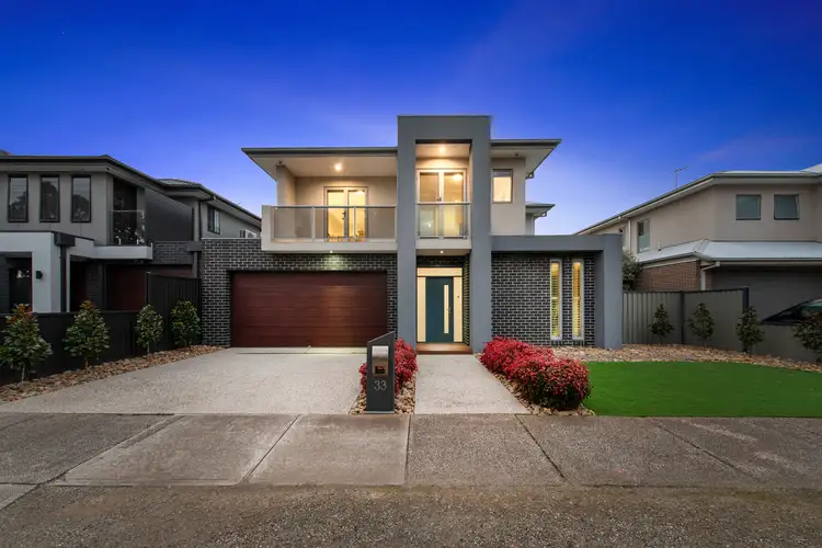 33 Robertsons Road, Taylors Lakes VIC 3038