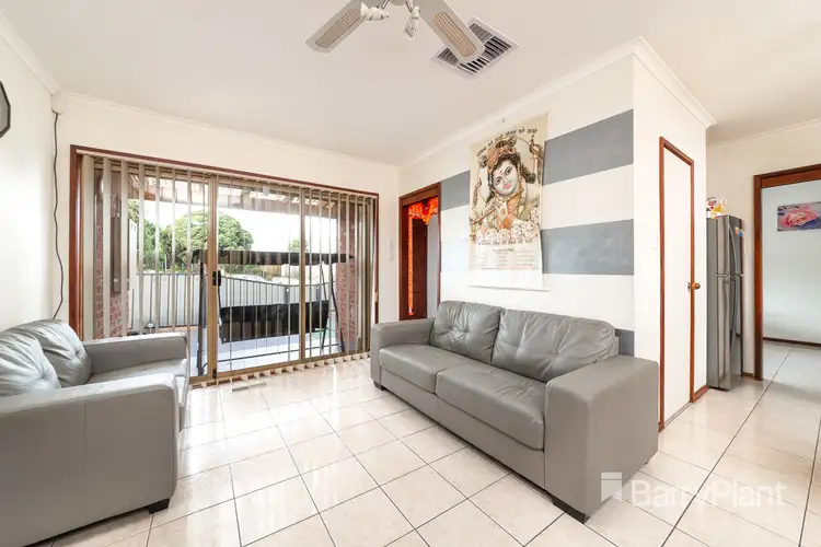 Fourth view of Homely house listing, 2 Kim Close, Meadow Heights VIC 3048