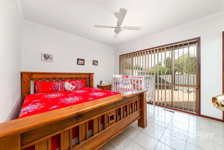 Sixth view of Homely house listing, 2 Kim Close, Meadow Heights VIC 3048