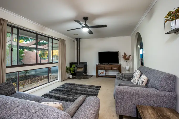 Fourth view of Homely house listing, 8 Robert Crescent, West Wodonga VIC 3690