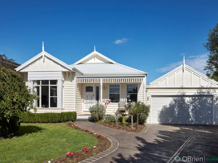 9 Bateson Court, Drouin VIC 3818