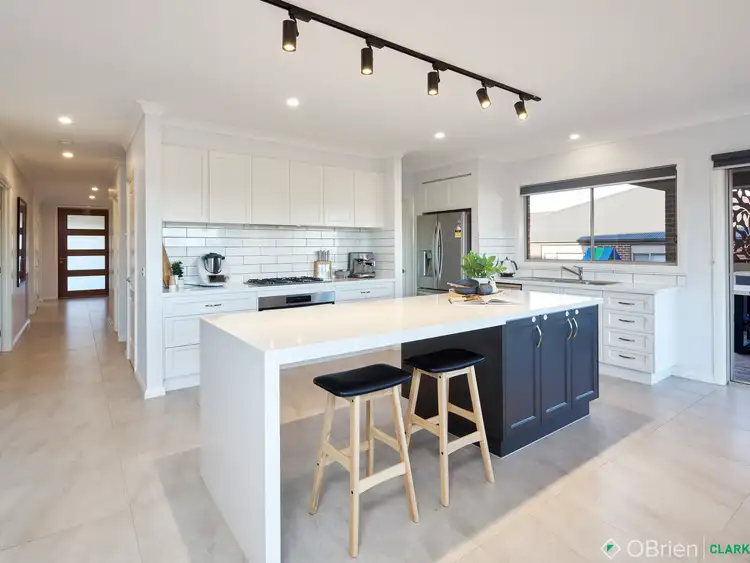 Fifth view of Homely house listing, 9 Finch Court, Drouin VIC 3818
