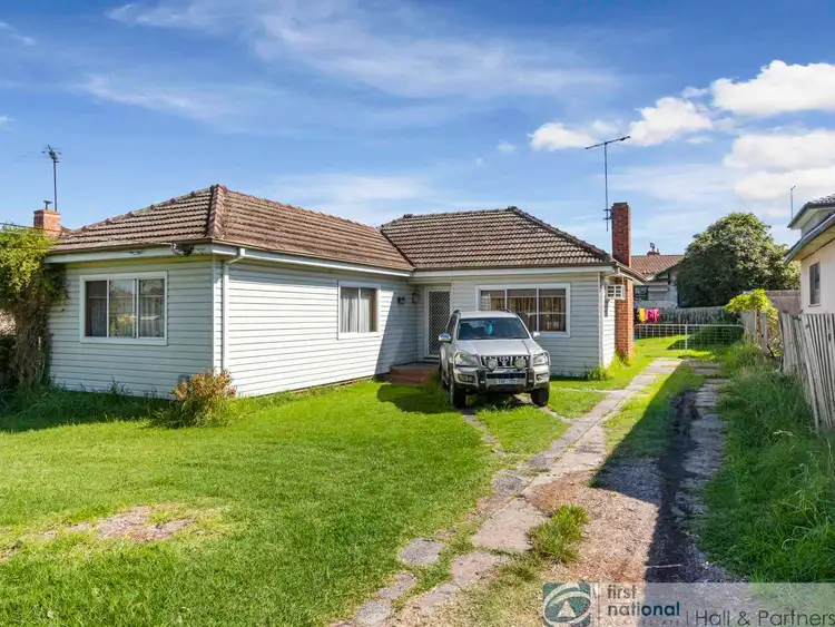 18 Fifth Avenue, Dandenong VIC 3175