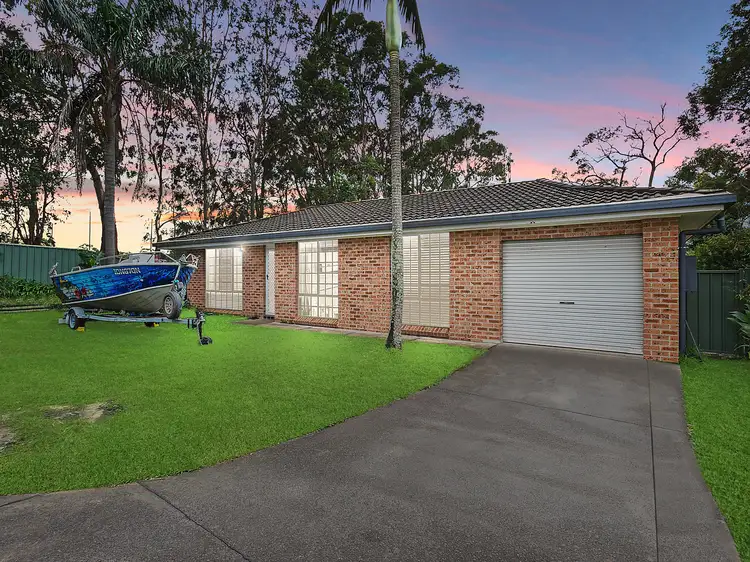 8 Parton Close, Buff Point NSW 2262