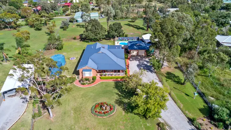 Third view of Homely house listing, 5 Robertson Place, Tamworth NSW 2340