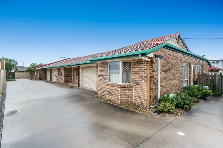 2/15 Emsworth Street, Wynnum QLD 4178