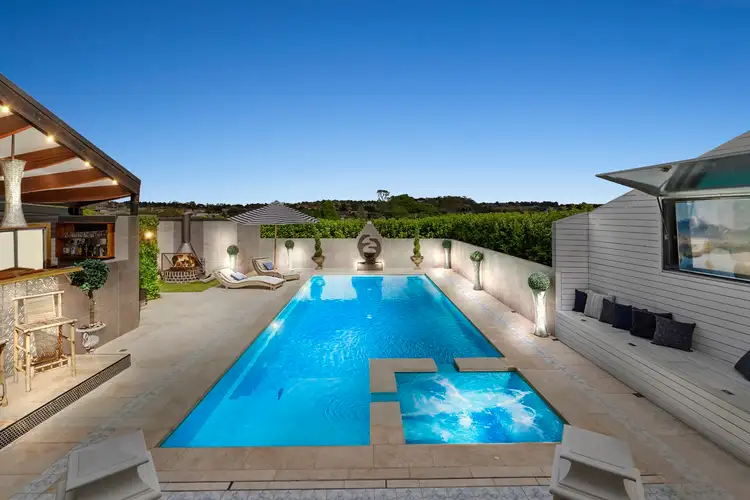 54 Mewburn Drive, Goulburn NSW 2580