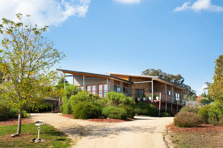 16 Penhallurick Street, Campbells Creek VIC 3451